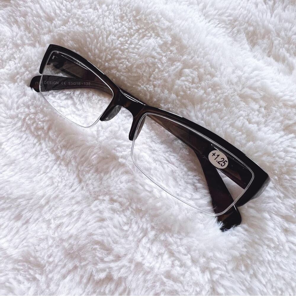 Sam Black Rectangular Reading Glasses - Picture 4 of 11